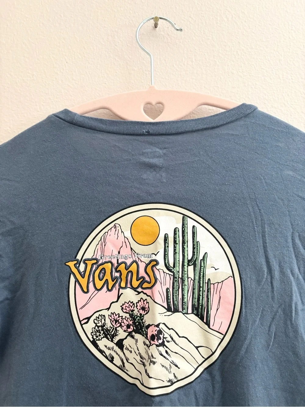 5/$15 🩷 Vans Blue Crewneck Tee with Desert Print Graphic